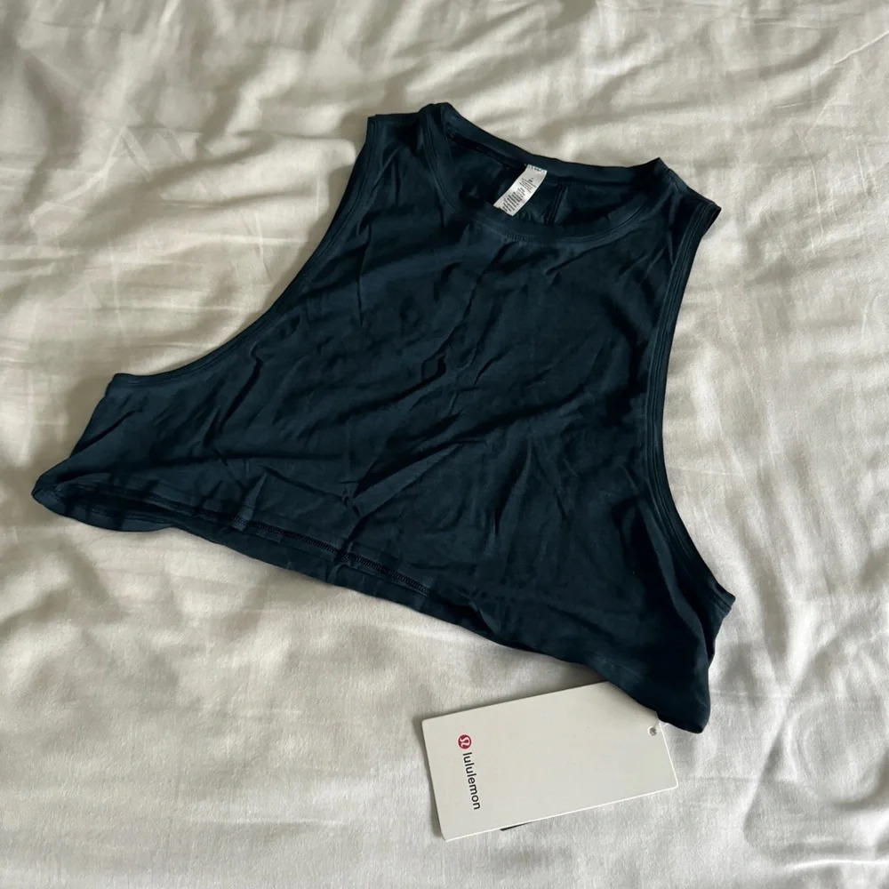 106 🆕💙 Lululemon Muscle Love Crop Tank Fade Washed Night Diver